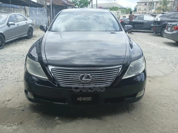Lexus LX 470 Sport Utility 2007 Black