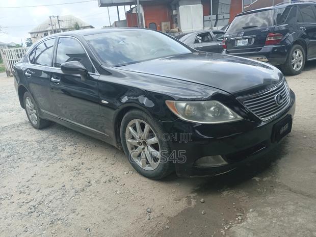 Lexus LX 470 Sport Utility 2007 Black