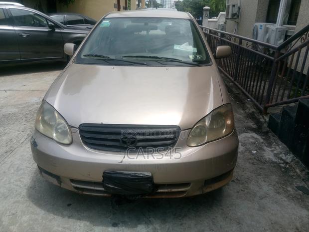 Toyota Corolla 2004 Gold