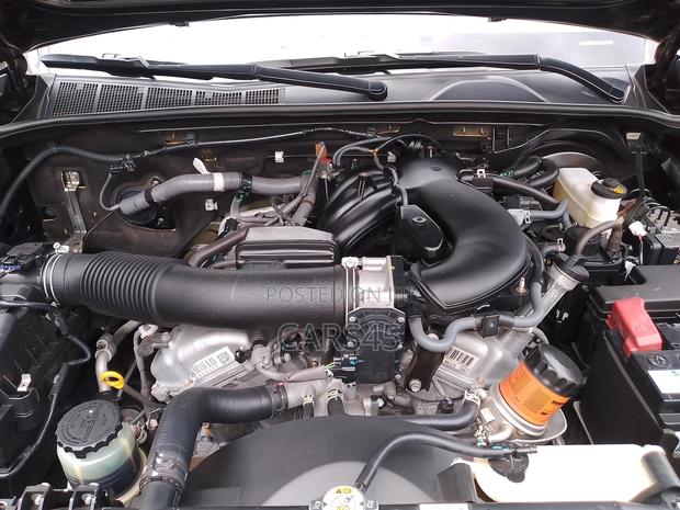 Toyota Hilux 2025 Black