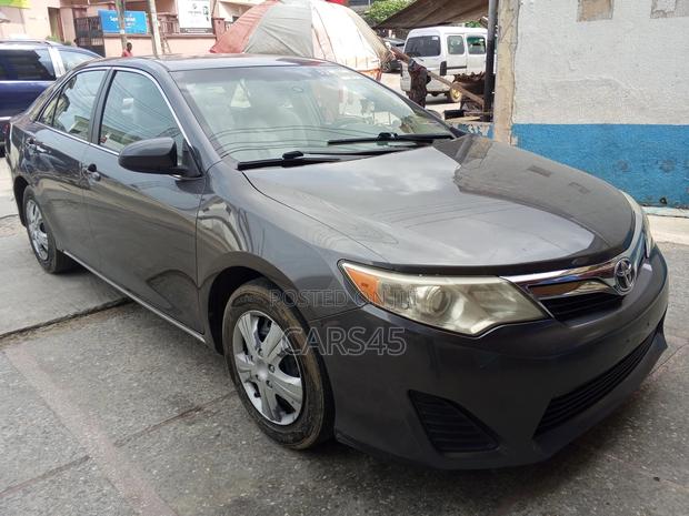 Toyota Camry 2014 Gray