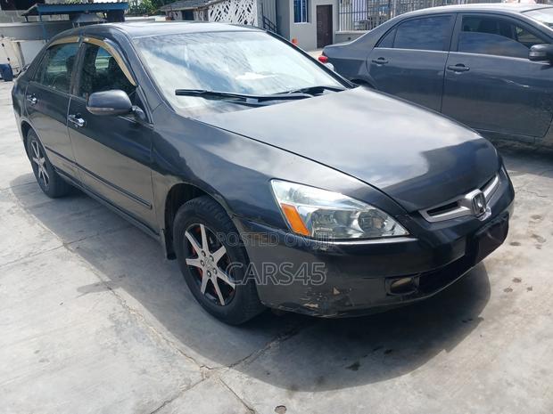 Honda Accord 2004 Gray