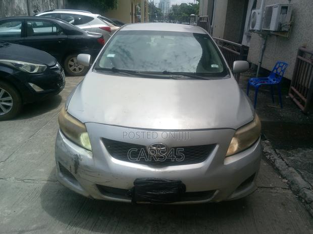 Toyota Corolla 2010 Silver
