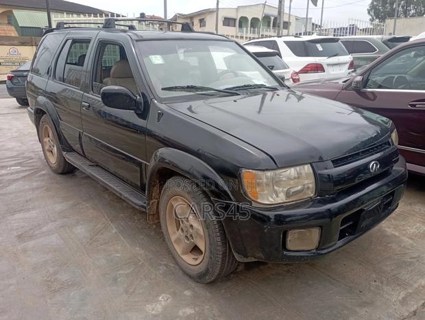 Infiniti QX4 2001 Black