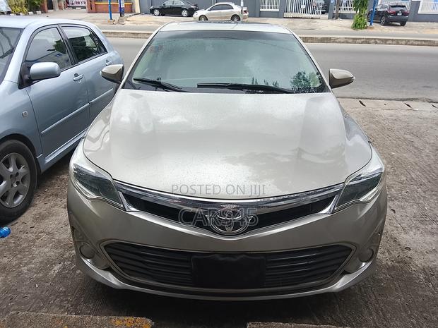 Toyota Avalon 2013 Gold