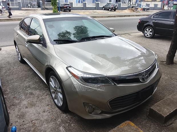 Toyota Avalon 2013 Gold