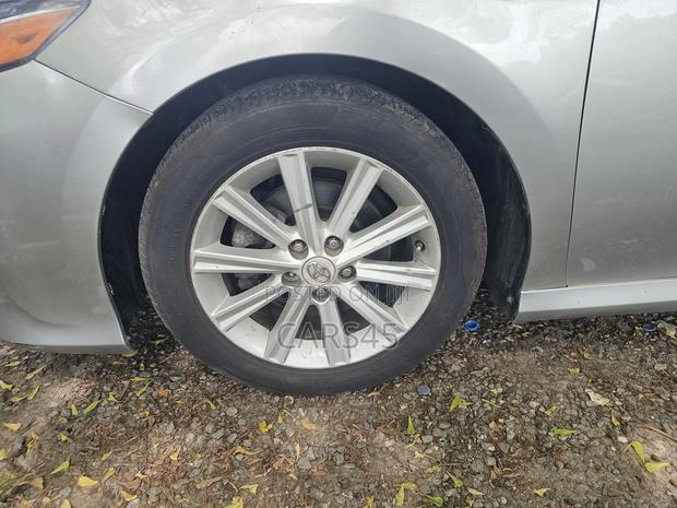 Toyota Camry 2018 Silver