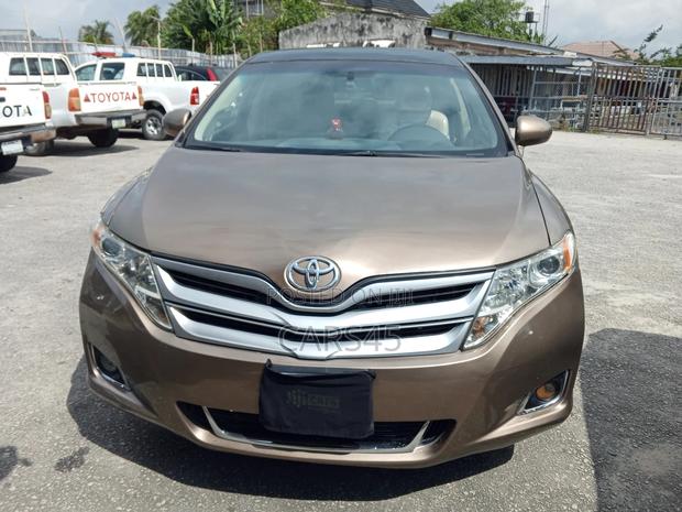 Toyota Venza Limited 2009 Gold