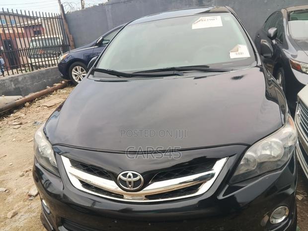 Toyota Corolla 2011 Black