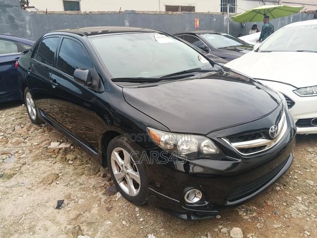 Toyota Corolla 2011 Black