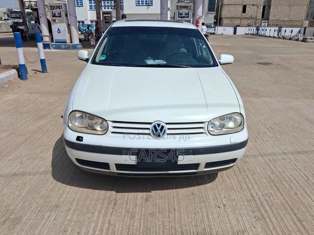 Volkswagen Golf 2000 White