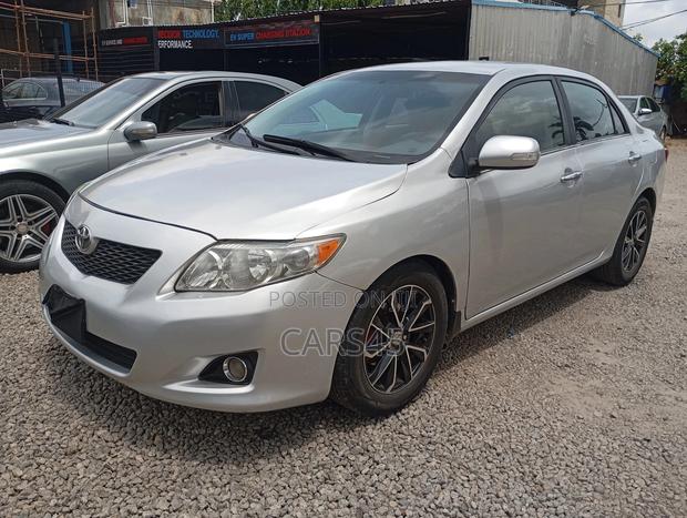 Toyota Corolla 2010 Silver