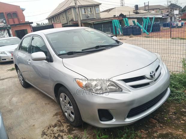 Toyota Corolla 2012 Silver