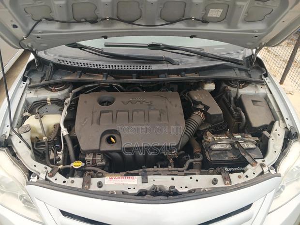 Toyota Corolla 2012 Silver