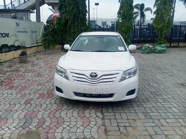 Toyota Camry 2011 White