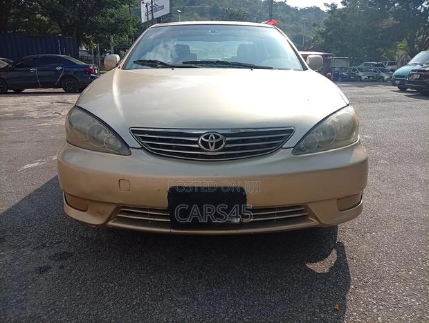 Toyota Camry 2002 Brown