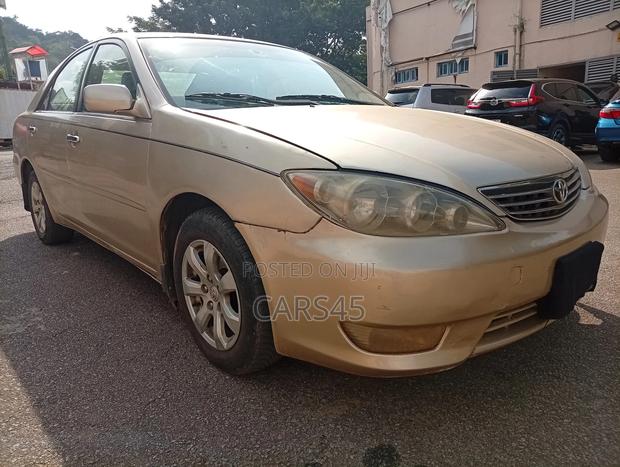 Toyota Camry 2002 Brown