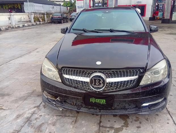 Mercedes-Benz C300 2011 Black