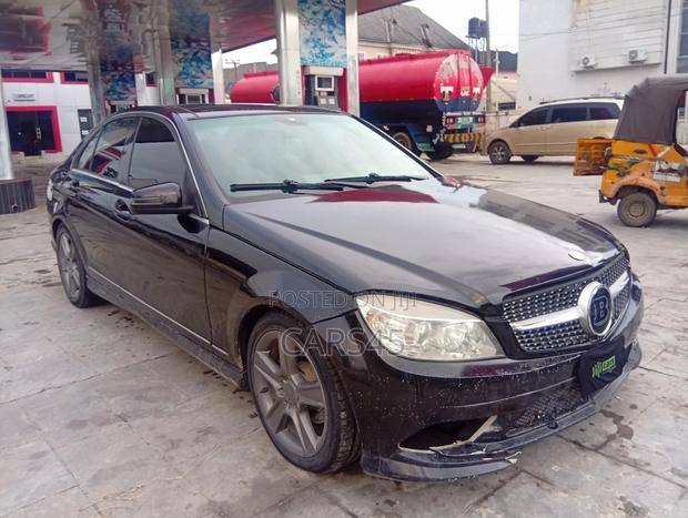 Mercedes-Benz C300 2011 Black