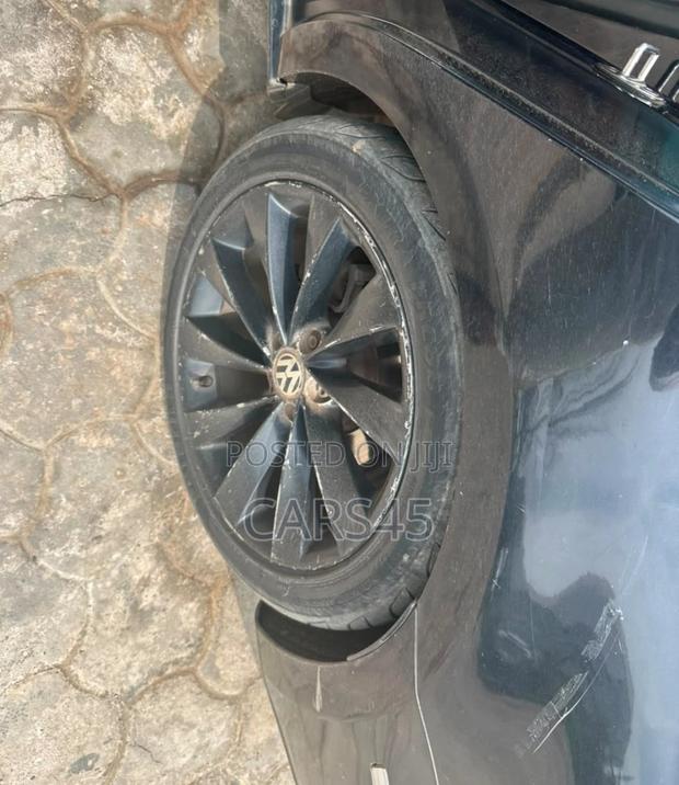Volkswagen Passat 2014 Black