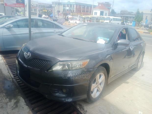 Toyota Camry 2011 Gray