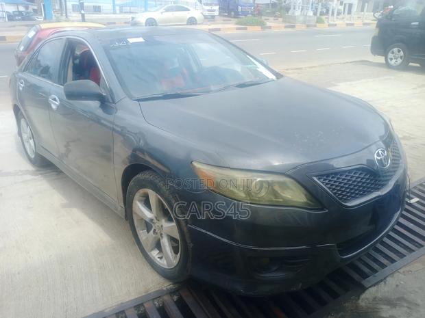 Toyota Camry 2011 Gray