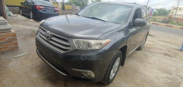Toyota Highlander 2012 Gray