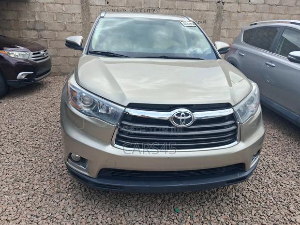 Toyota Highlander 2015 Beige