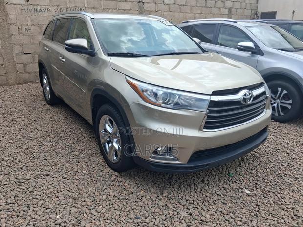 Toyota Highlander 2015 Beige