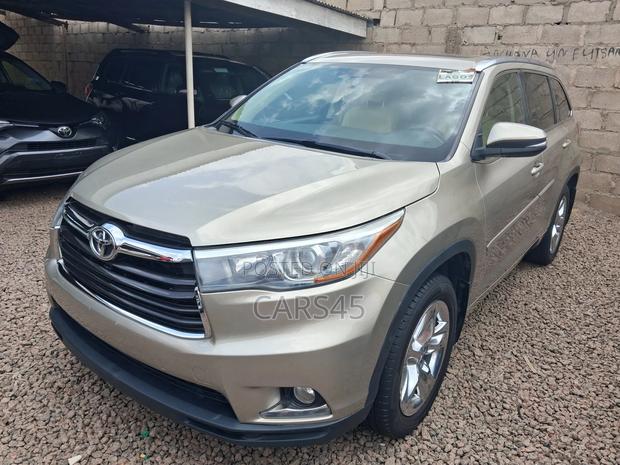 Toyota Highlander 2015 Beige