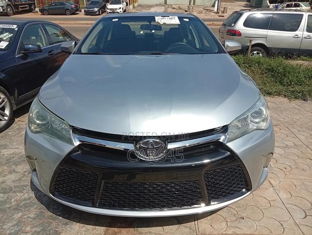Toyota Camry 2015 Silver