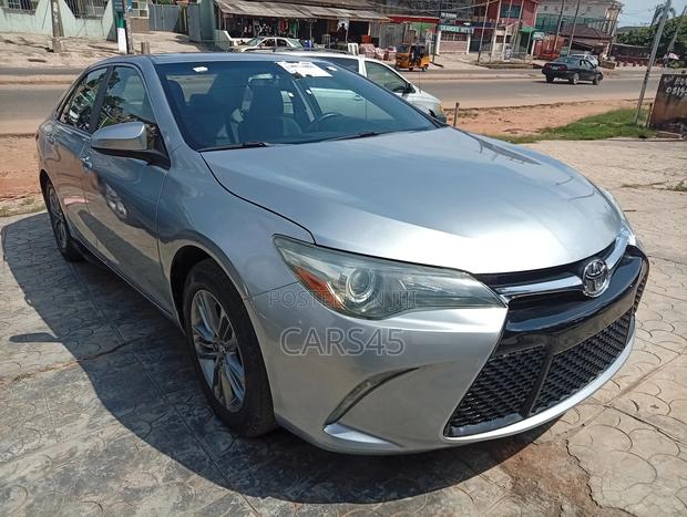 Toyota Camry 2015 Silver