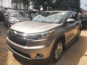 Toyota Highlander 2014 Gold for sale