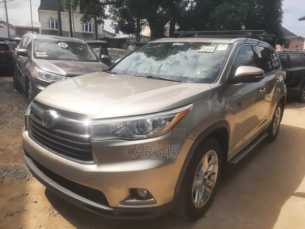 Toyota Highlander 2014 Gold