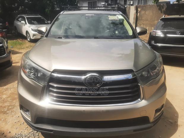 Toyota Highlander 2014 Gold