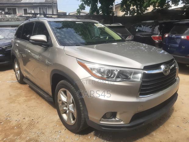 Toyota Highlander 2014 Gold