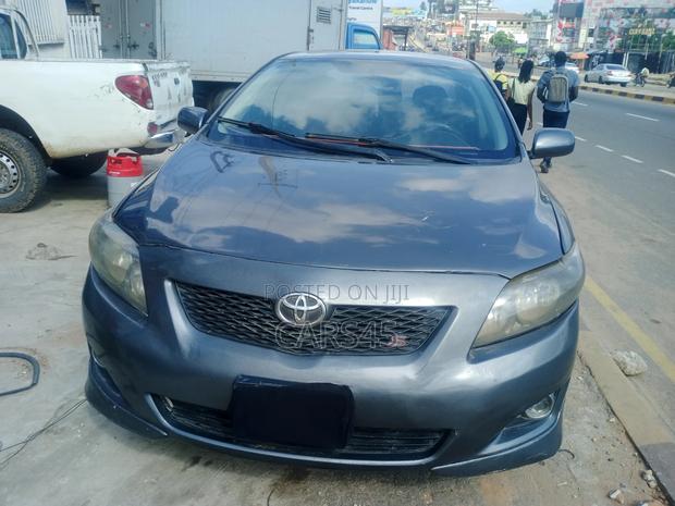 Toyota Corolla 2009 Gray