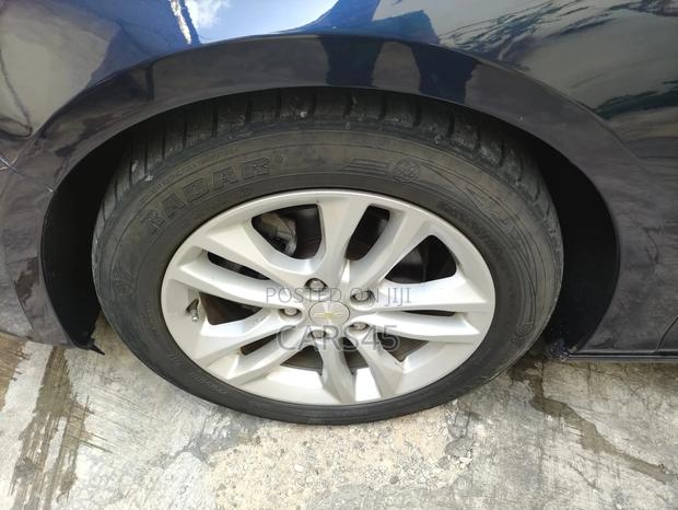 Chevrolet Malibu 2018 Blue
