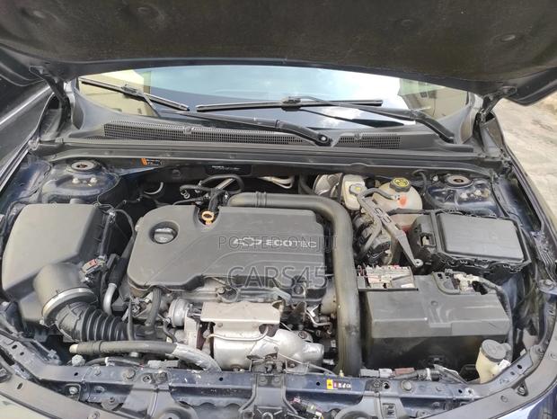 Chevrolet Malibu 2018 Blue