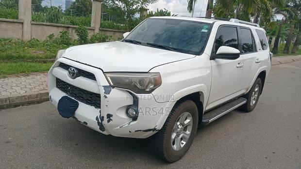 Toyota 4-Runner SR5 Premium 4dr SUV 4WD (4.0L 6cyl 5A) 2015 White
