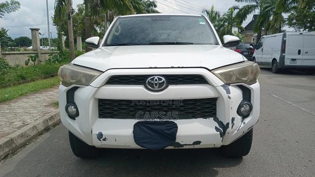Toyota 4-Runner SR5 Premium 4dr SUV 4WD (4.0L 6cyl 5A) 2015 White