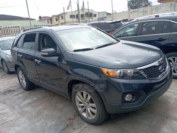 Kia Sorento 2011 Blue