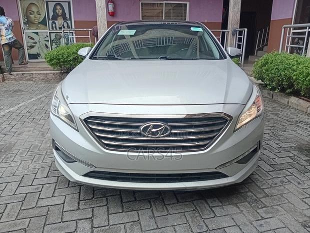 Hyundai Sonata Limited w/Brown Leather PZEV 4dr Sedan (2.4L 4cyl 6A)