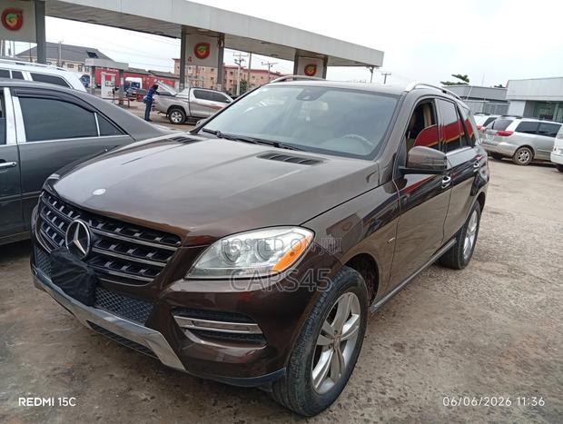 Mercedes-Benz M Class 2012 Brown