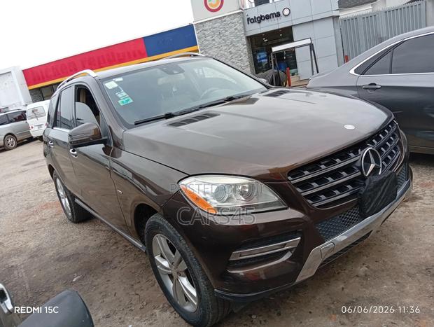 Mercedes-Benz M Class 2012 Brown