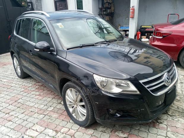 Volkswagen Tiguan 2011 Black