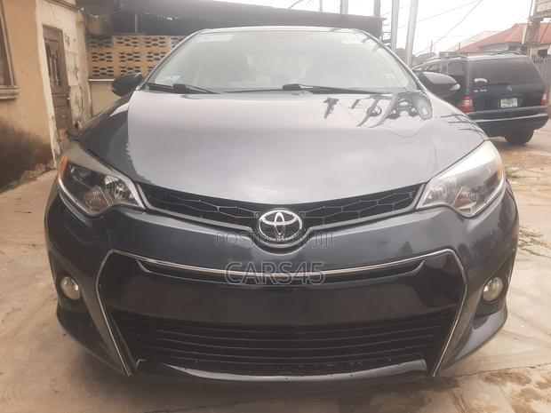 Toyota Corolla 2015 Gray