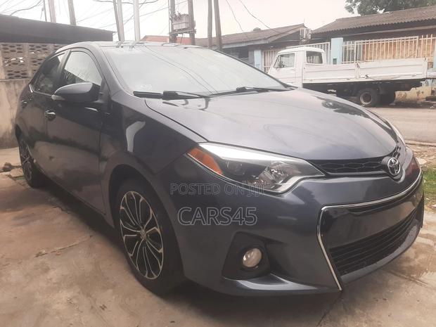 Toyota Corolla 2015 Gray