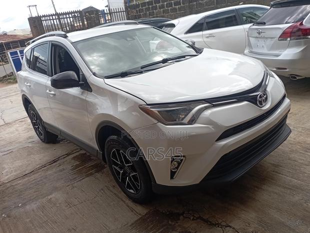Toyota RAV4 2017 White