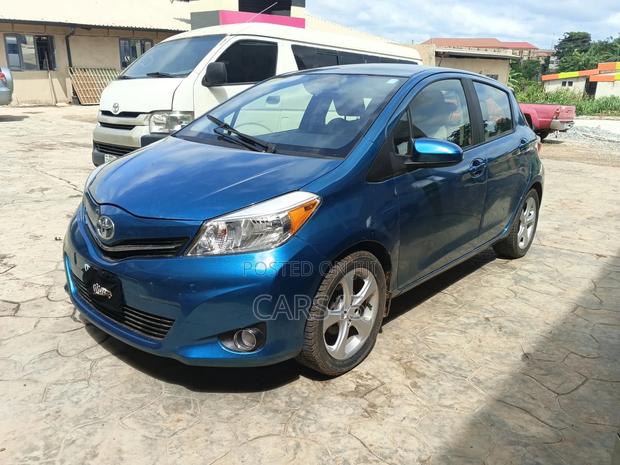 Toyota Yaris 2012 Blue
